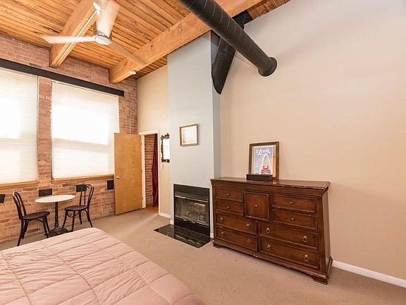 4th image of 1737 N Paulina St #822