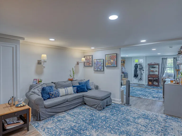 103 S College Ave — Photo 22