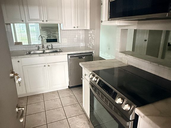 4th image of 10811 Richmond Ave APT 21