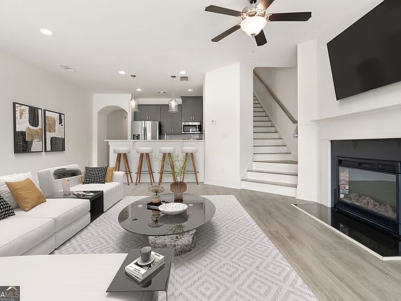 3rd image of 5855 Greystone Dr