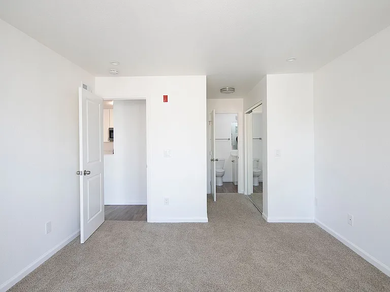Mission Pacific Apartments — Photo 49