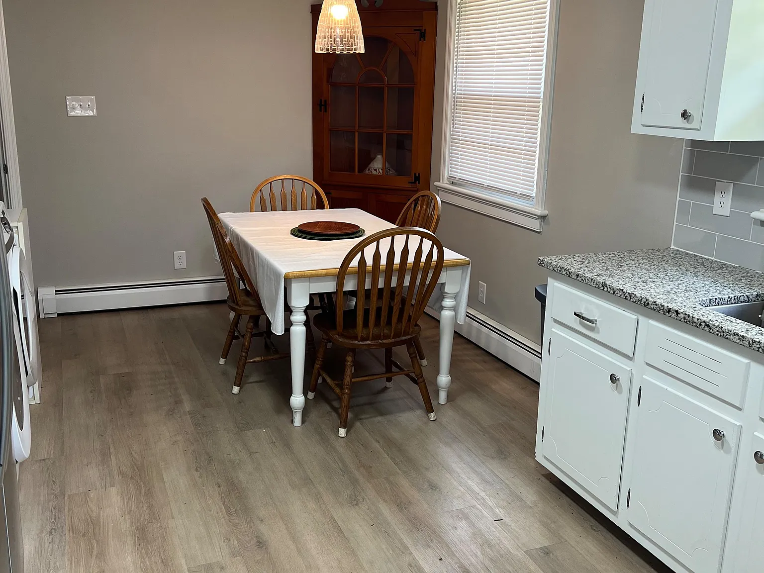3 bed, 2.0 bath, 2000 sqft, $979 — Photo 3