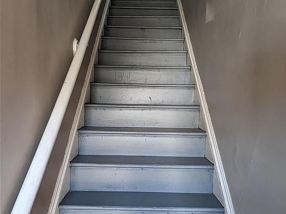 2nd image of 3215 Oregon Ave #2F