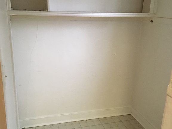 Hall/storage