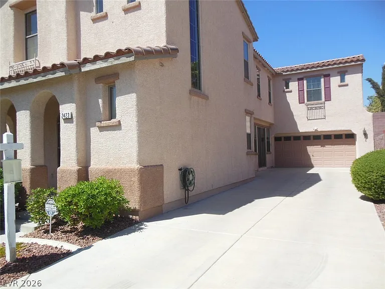 2423 Carnegie Hall St — Photo 2
