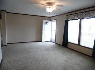 29138 Vinewood Rd, Flat Rock, MI 48134