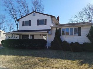 3 Barry Pl, Colonia, NJ 07067