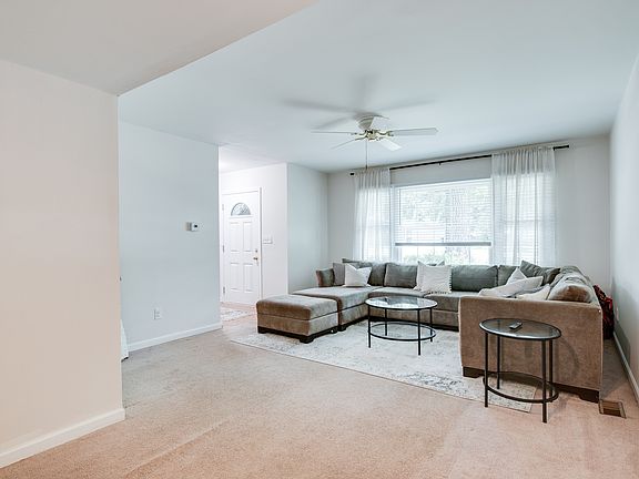 3rd image of 46 Briarcliff Rd