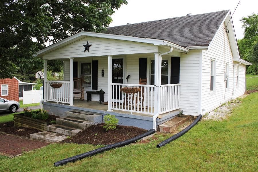 1st image of 1412 Penley Blvd