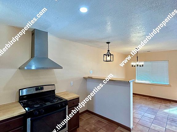 3rd image of 1307 San Mateo Blvd NE