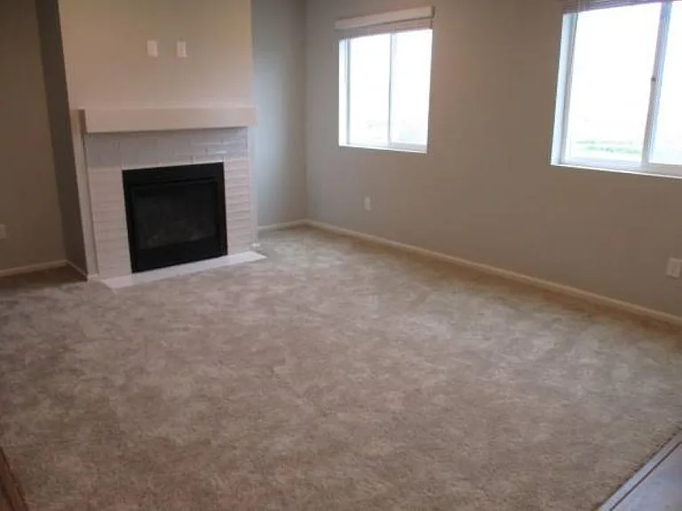 1670 McCallum Ln — Photo 2