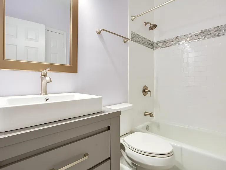 1045 N Stafford St — Photo 14