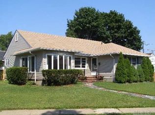 485 Farm Ranch Rd E, Bethpage, NY 11714