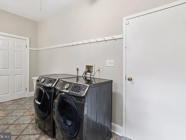 7518 Old Dominion Dr — Photo 25