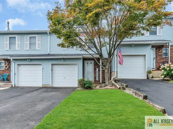 44 Hickory Ct, Jamesburg, NJ 08831