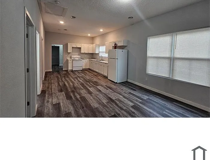 1446 W 23rd St — Photo 12