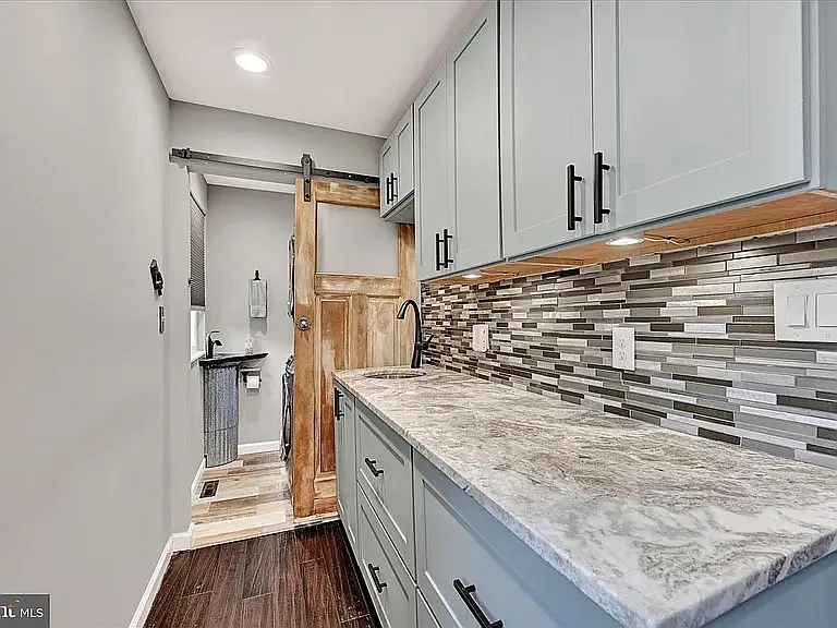 4296 Wolf Hill Dr — Photo 6
