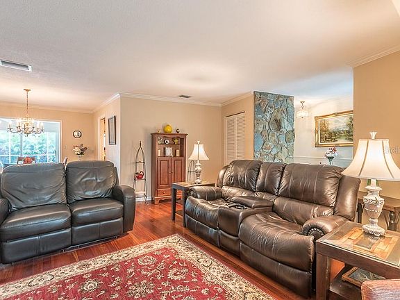 3rd image of 2031 Castille Dr