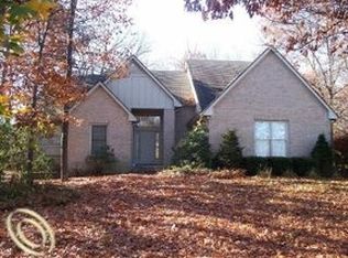 2898 W Bloomfield Oaks Ct, West Bloomfield, MI