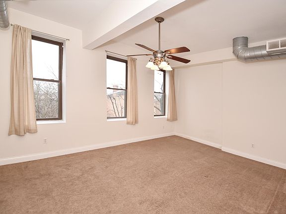 3rd image of 207 Mulberry St #2
