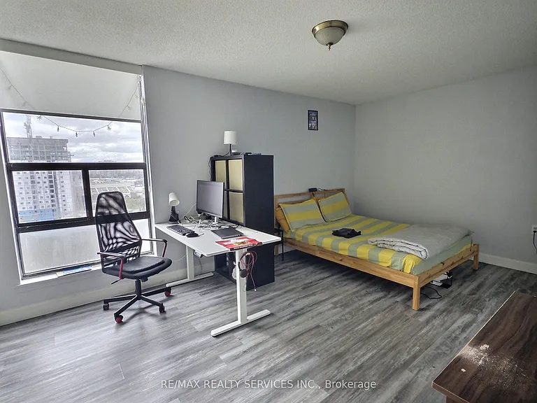 18 Knightsbridge Rd #1812 — Photo 8