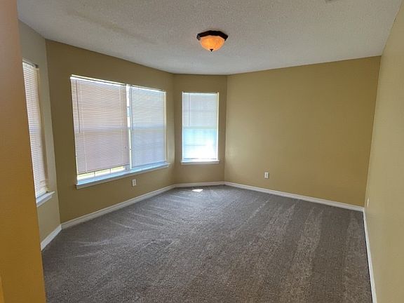 1323 Jeffrine Dr - Dining Room View 1_09132024