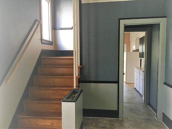 2nd image of 642 Lafayette Ave NE