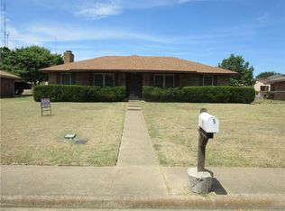 406 Meadow Ridge Dr, Cedar Hill, TX 75104