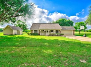 3812 Quail Cir, Sealy, TX 77474