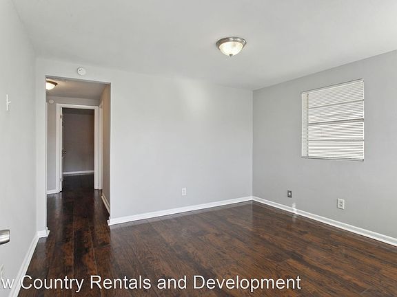 3rd image of 634 E Park Ave #A