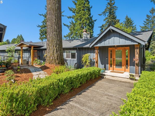 2475 Hillcrest Dr, West Linn, OR 97068
