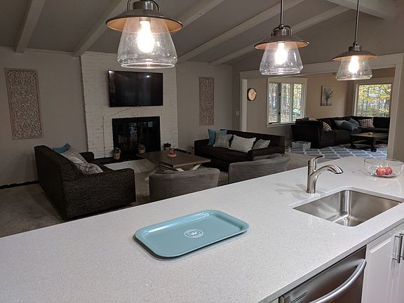 New quartz counters! 