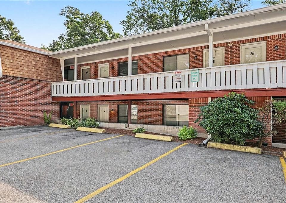 1st image of 569 Smithfield Rd APT 9