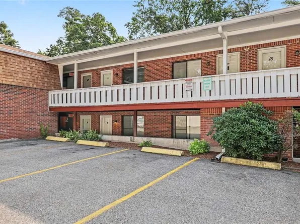 569 Smithfield Rd APT 9, North Providence, RI 02904
