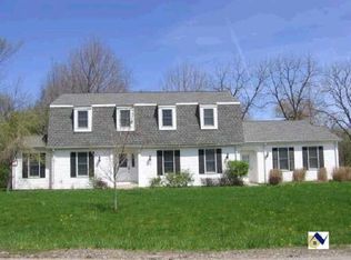 5 Lake Forest Rd, Hudson, OH 44236