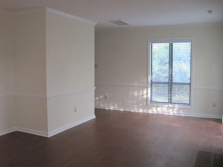 111 Charter Oaks Cir — Photo 7