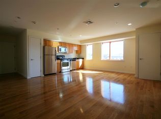 2 Beech St #401, Cambridge, MA 02140