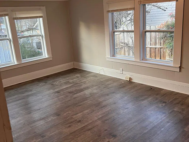 2103 N Broad St NE — Photo 4