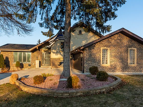 2nd image of 15241 Bayberry Ct