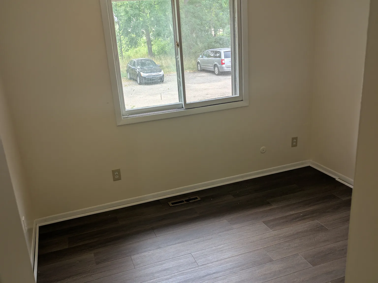3 bed, 1500 sqft, $1,950 — Photo 4