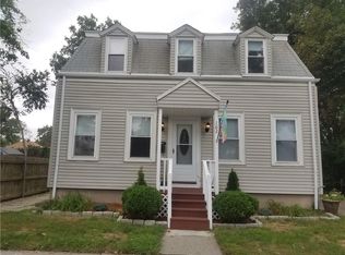 102 Norwood Ave, Warwick, RI 02888