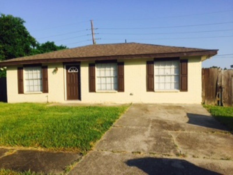 2nd image of 2356 Sauvage Ave