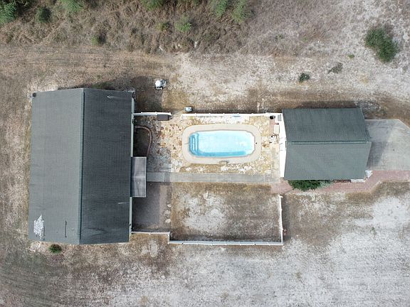 3rd image of 329 Lakeshore Dr