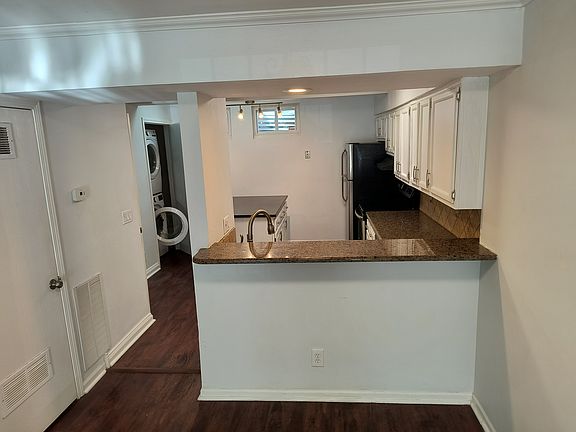 3rd image of 8358 Metcalf Ave