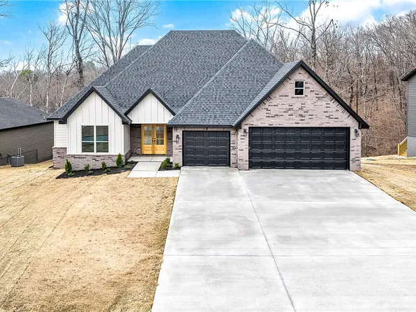 10 York Dr, Bella Vista, AR 72714