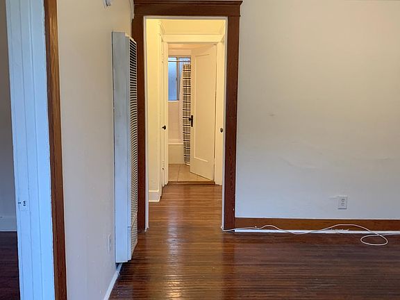 3rd image of 725 Flower Ave #4