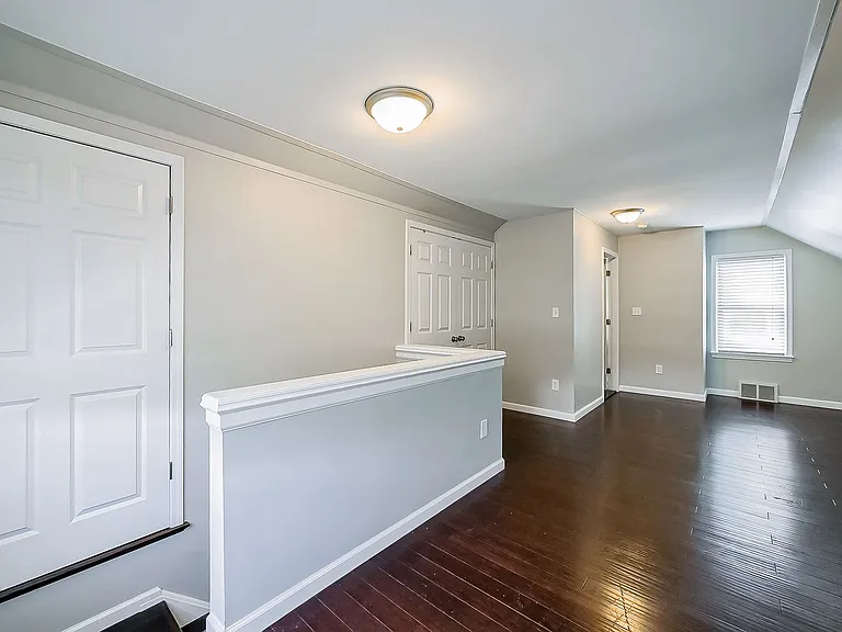 113 S Minerva Ave — Photo 13