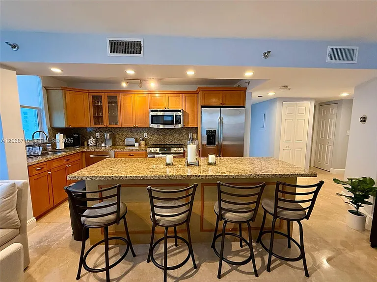 770 Claughton Island Dr #2016 — Photo 2