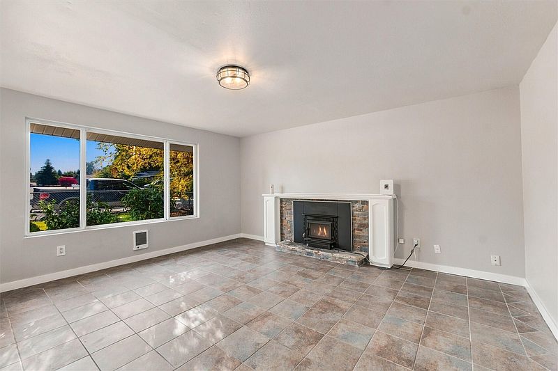 3rd image of 13426 61st Avenue SE