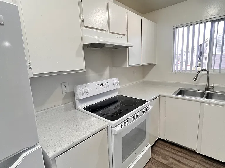 WIllowbrook Apartments — Photo 16